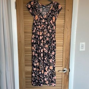 Old Navy Floral maxi/midi woth pockets